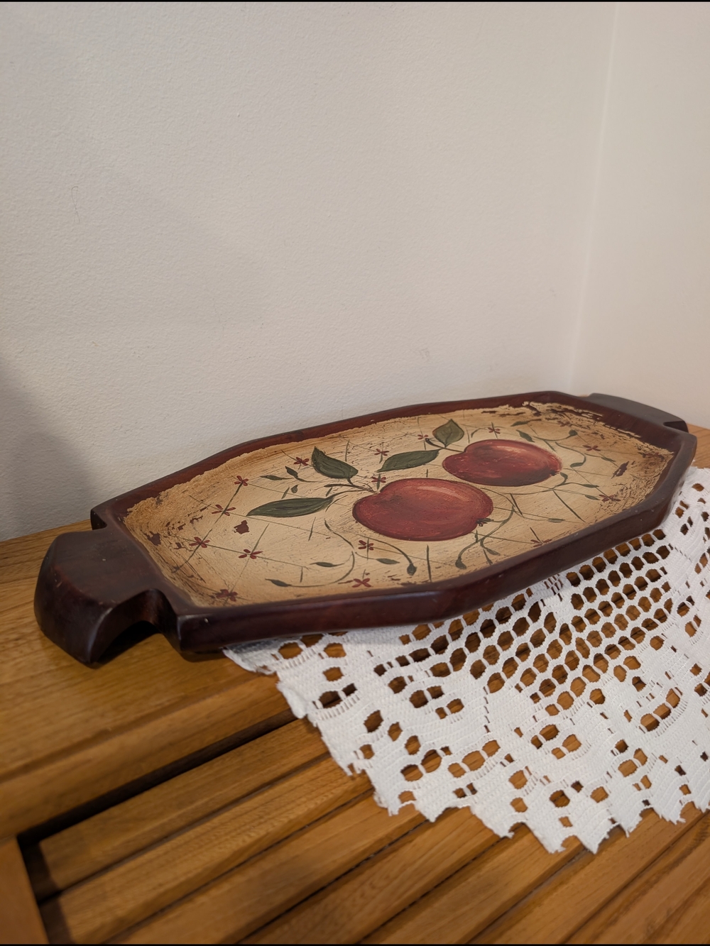 Vintage Hand‑Painted Wooden Apple Tray – Rustic Country Farmhouse Decor